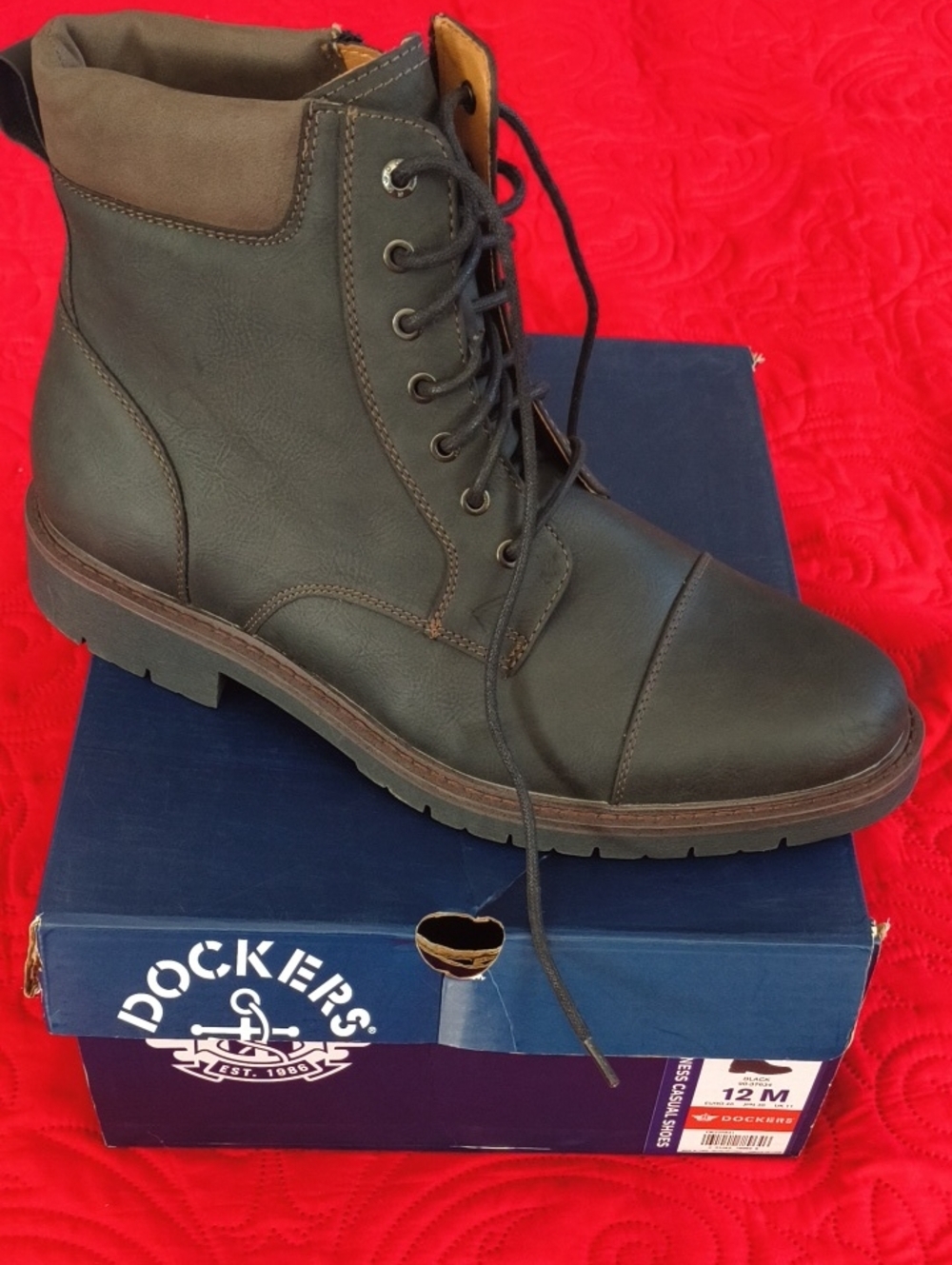 Dockers Men's Black Lace-Up Casual Boot with Brown Collar